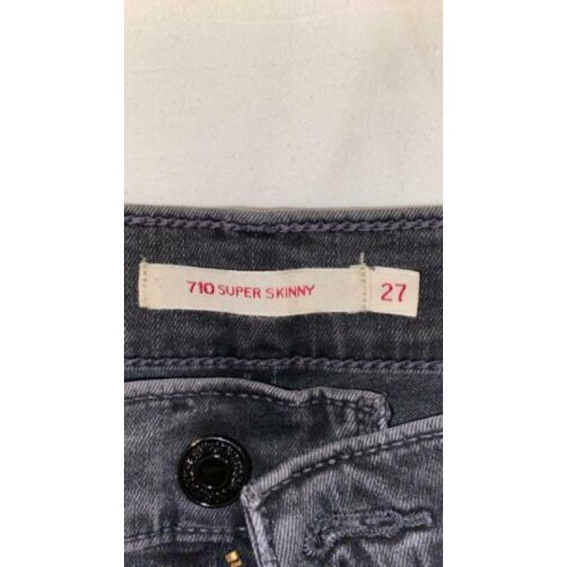 Levi’s 710 super skinny maat 27