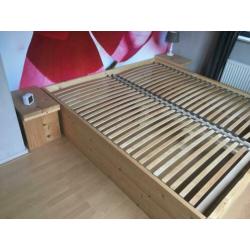 Te koop: 2-persoons steigerhouten bed