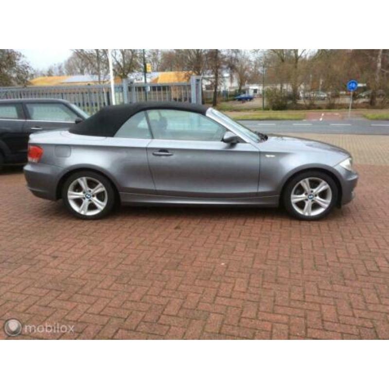 BMW 1-serie 118d High Executive Leder Windscherm nap boekjes