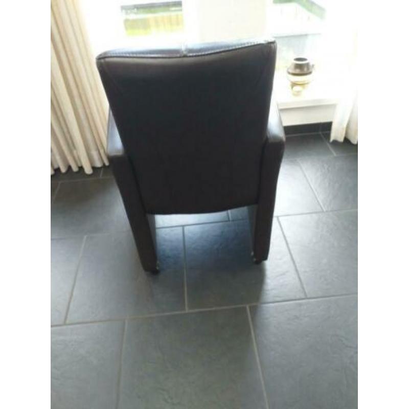 4 Eetkamer stoelen, donkerbruin Catania leer