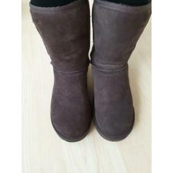 Uggs maat 40,5 hooguit 2 keer gedragen