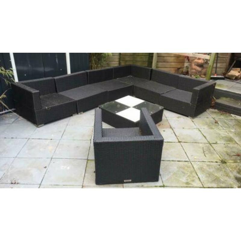 Loungeset voor in de tuin. Hoekbank 210x280 stoel en tafel