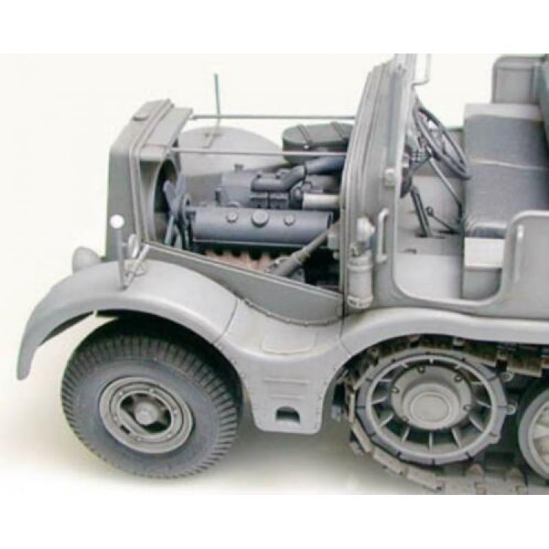 Tamiya 1:35 Sd.Kfz 9 'Famo' 18 tons halftrack