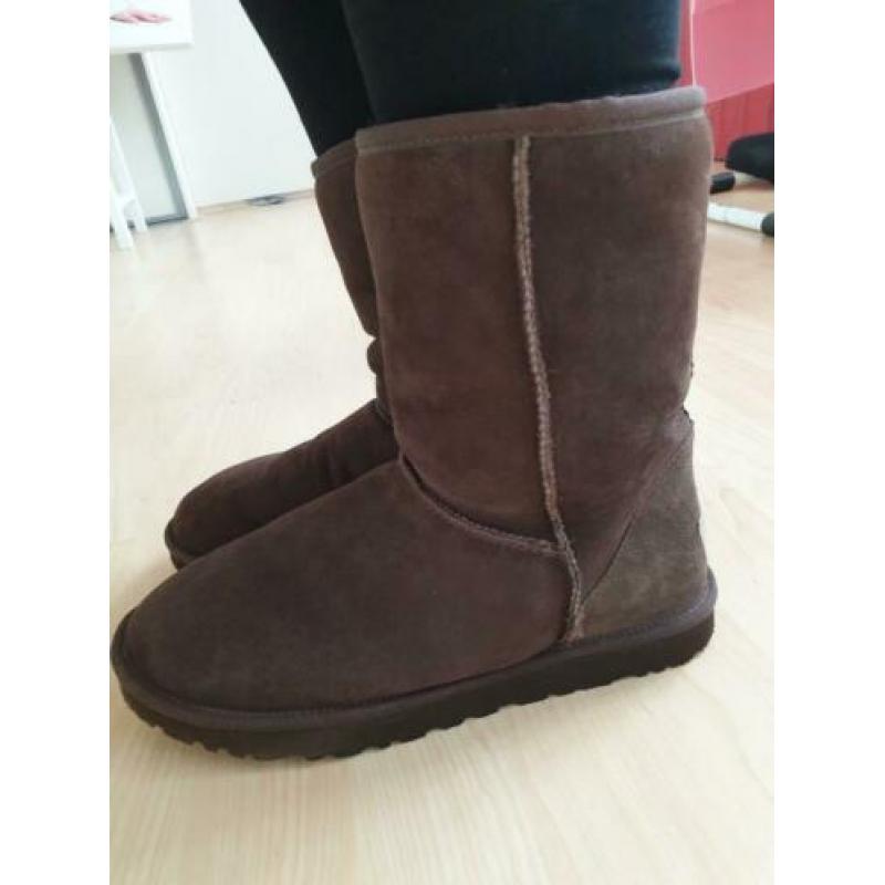 Uggs maat 40,5 hooguit 2 keer gedragen