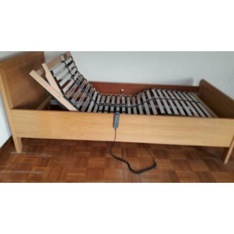 Te koop senejore bed met elektrische laten