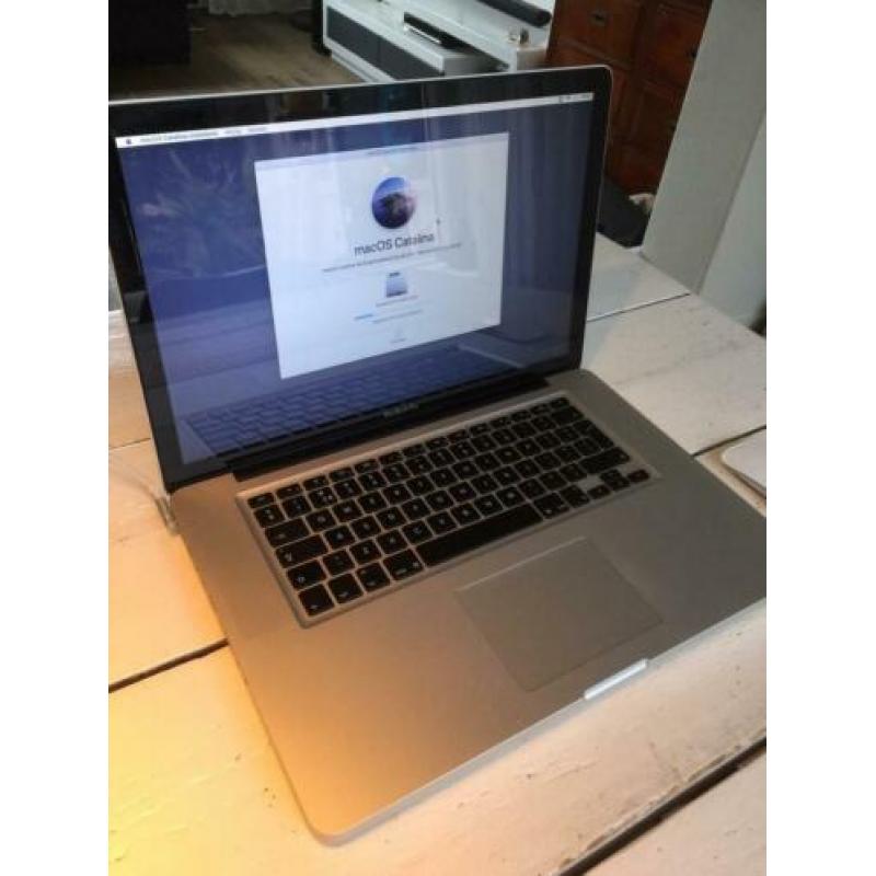 Macbook Pro 15” Mid 2012. -2,3GHz quad Core i7.-250 SSD