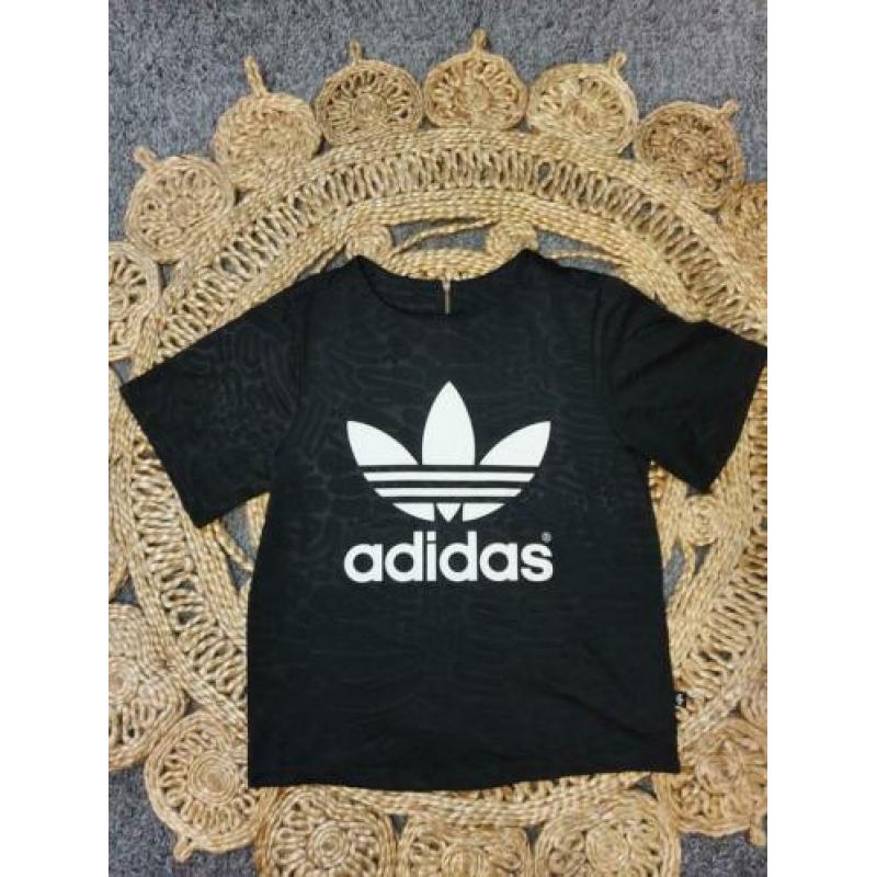 Adidas T-shirt maat 36