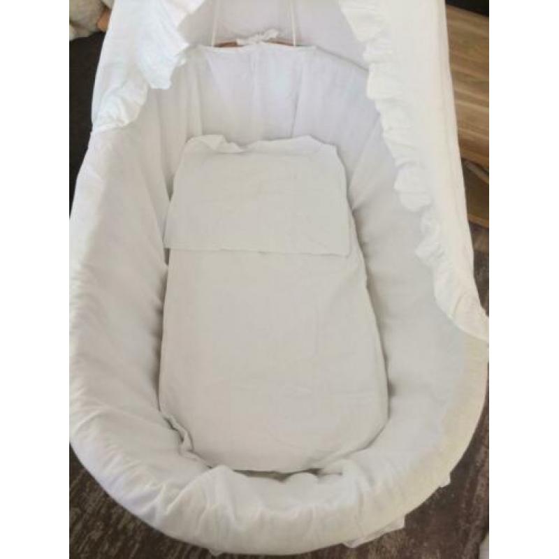 Baby wieg met extra matras en hemelbedje