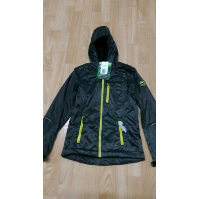 Nieuwe sportieve softshell jassen/jack.(2x) mt 128