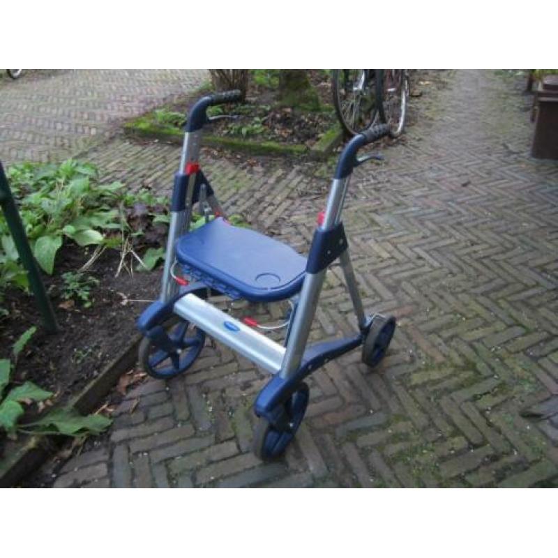 Mooie lichtgewicht rollator, opvouwb. ,zitting verstelbaar