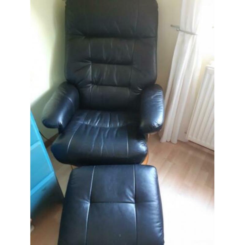 Verstelbare fauteuil met voetenbank