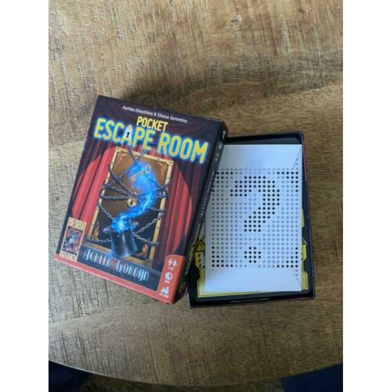 (Ruilen) Pocket Escape Room - Achter het Gordijn