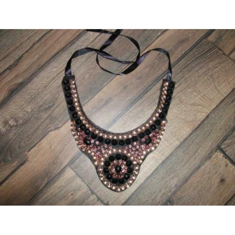 Glamorous choker statement ketting met steentjes