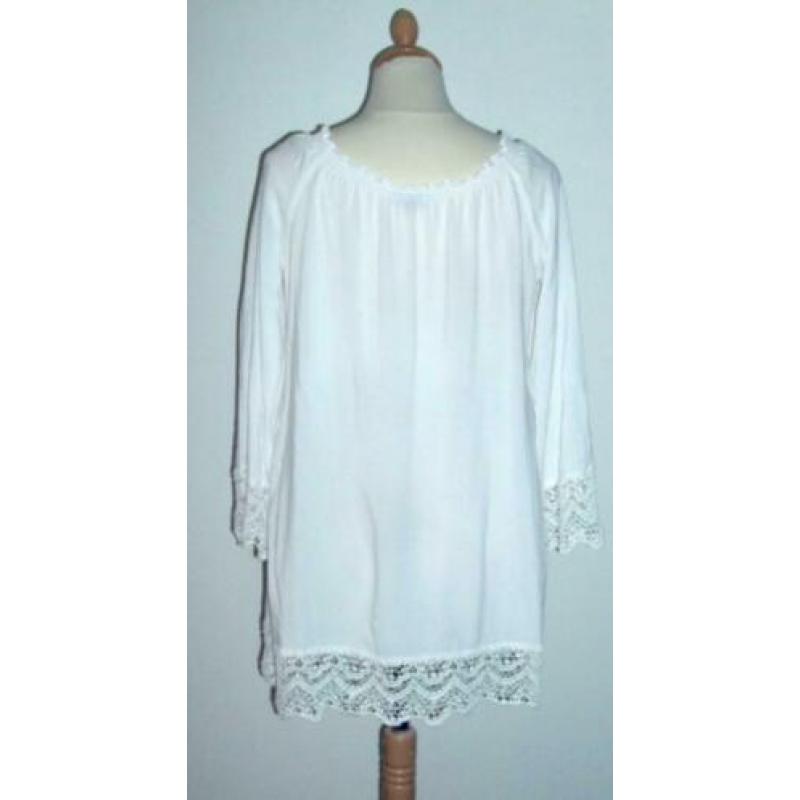 Leuke off white blouse van Caroline Biss met kant M / 40