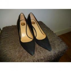 D4A Elisabetta Franchi zwarte pumps klosjes achter & label38