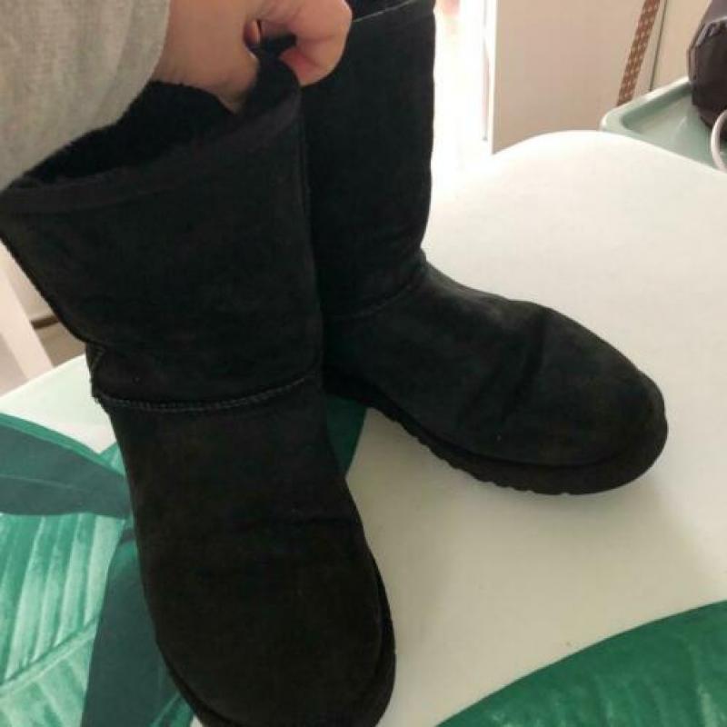 originele zwarte ugg's maat 39