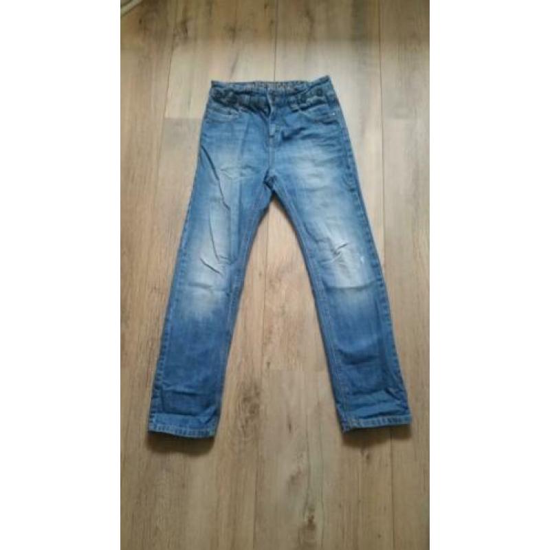 WE Jeans, maat 140, regular fit.