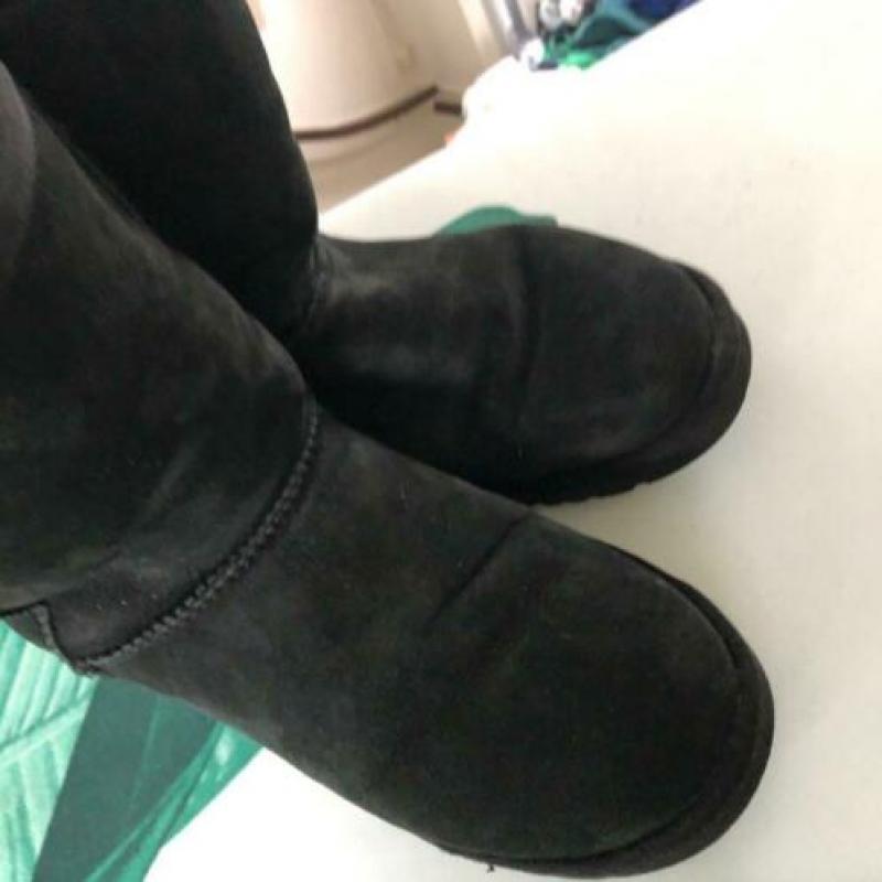 originele zwarte ugg's maat 39