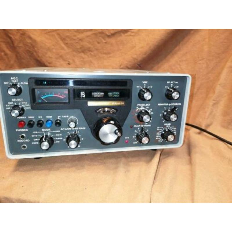 Sommerkamp / Yaesu FR-101 HF ontvanger 160 - 10 meter + 2m