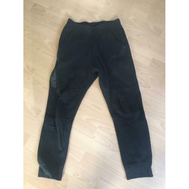 Nike tech fleece zwart maat XL