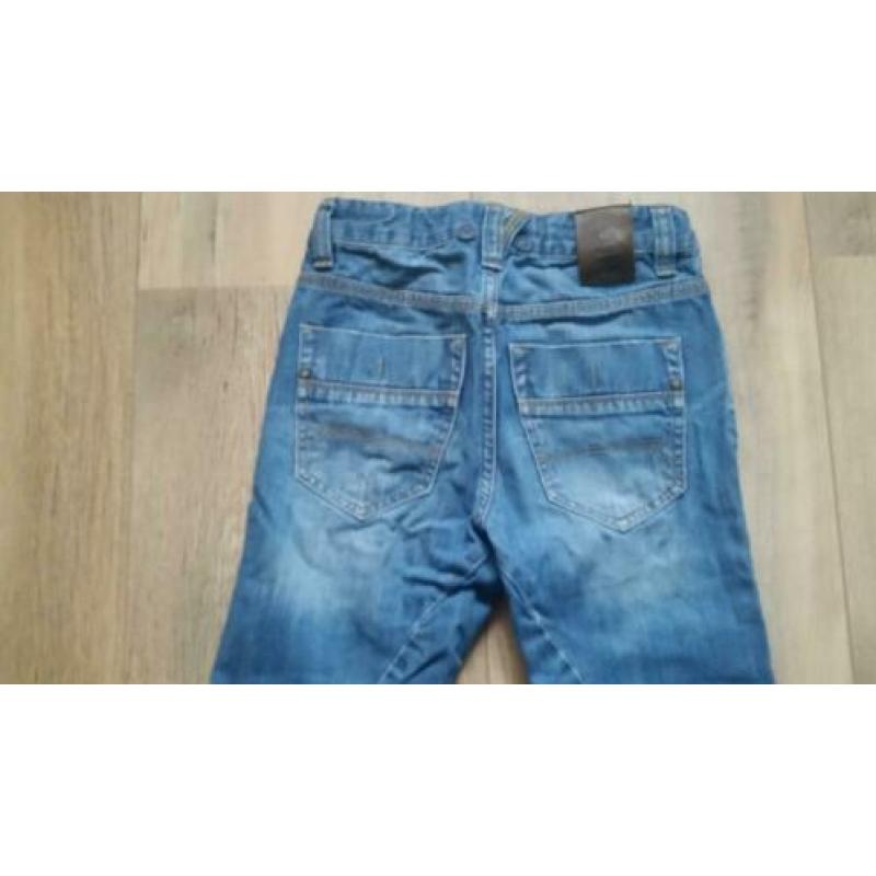 WE Jeans, maat 140, regular fit.