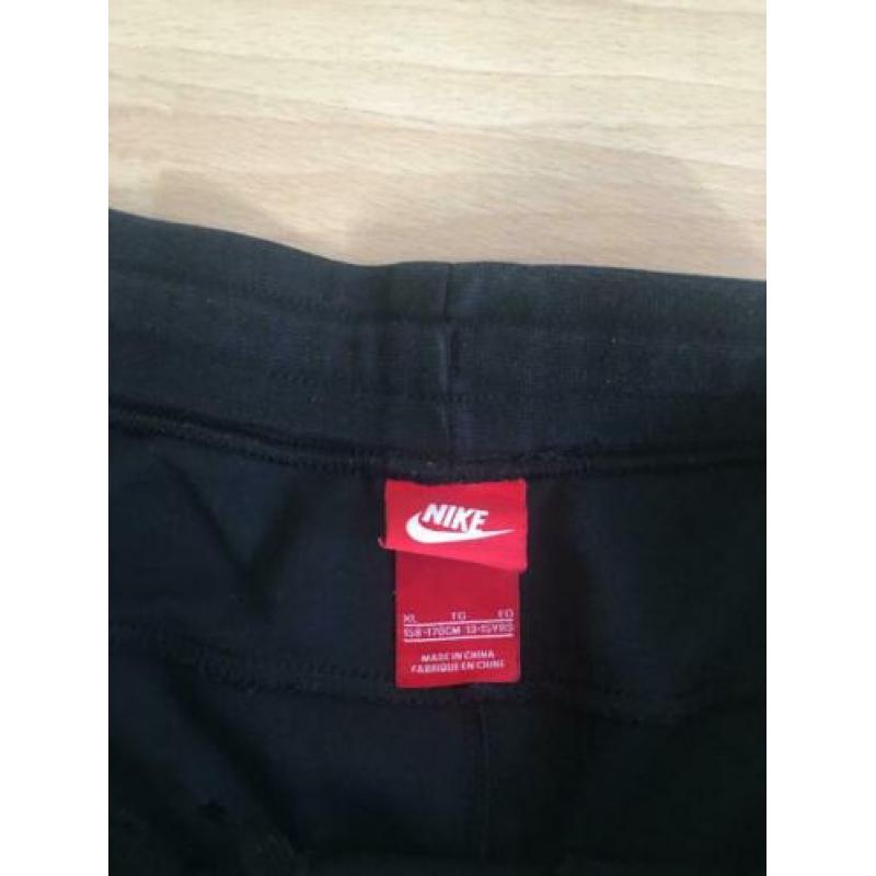 Nike tech fleece zwart maat XL