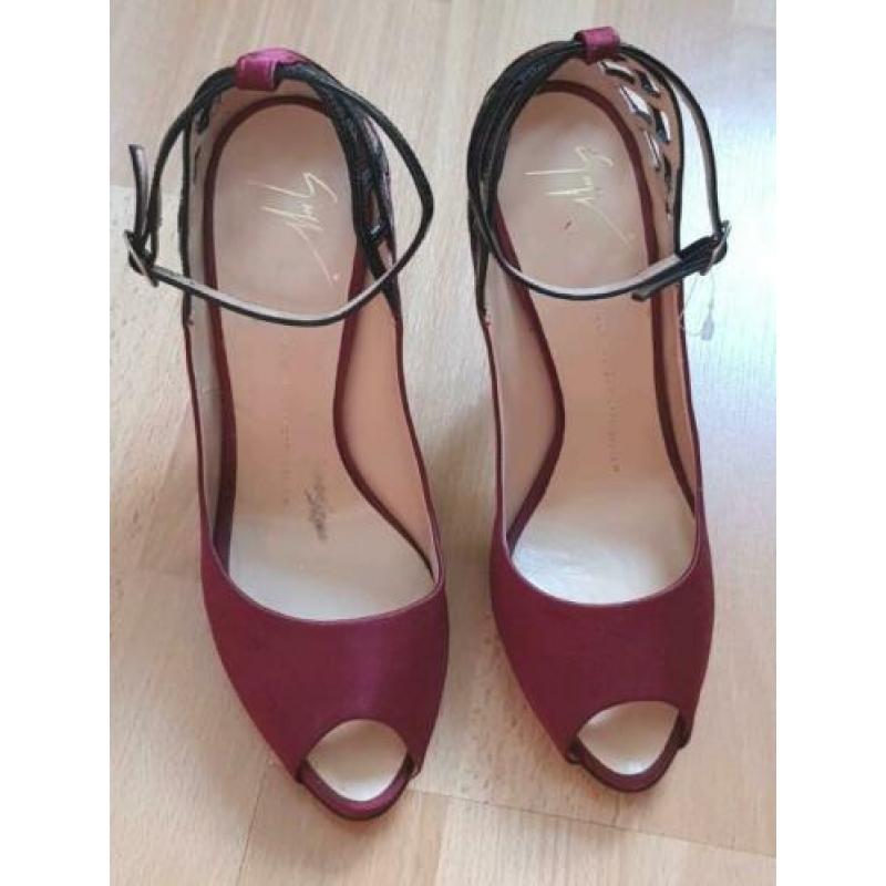 Giuseppe Zanotti new bourdeaux pumps in size 39