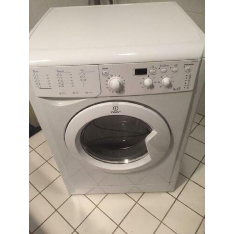 Indesit iwdd6145 was en droog combinatie