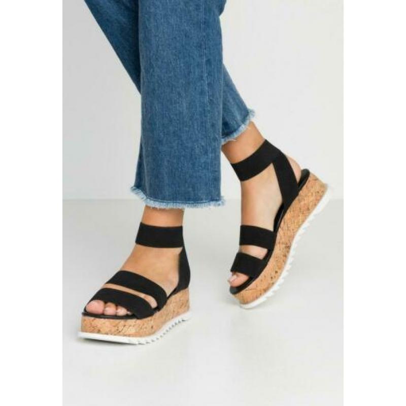 Nieuwe Sandalen Public Desire 37