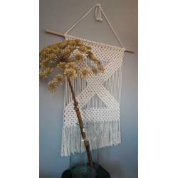 Stoer geometrisch off white macrame wandkleed