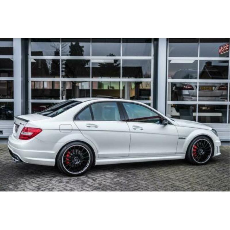 Mercedes-Benz C-Klasse 63 AMG Performance Package Designo Di