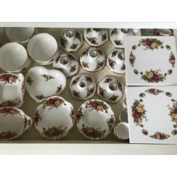 Royal Albert old country roses ,,HEBBEDINGETJES ,,