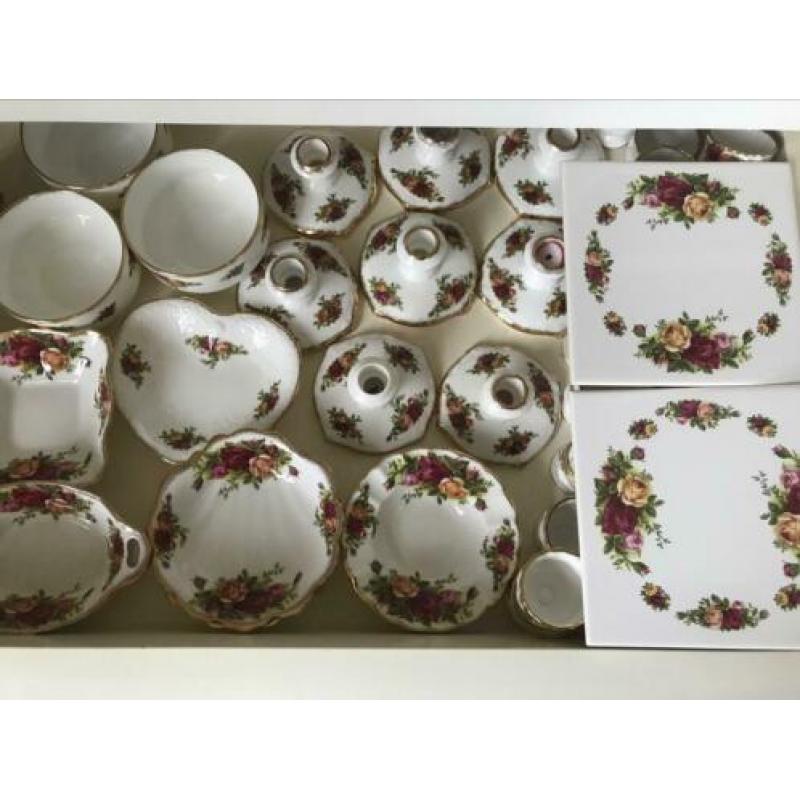 Royal Albert old country roses ,,HEBBEDINGETJES ,,