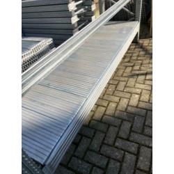 Te koop,34 meter pallet stelling 12 standers 78 liggers