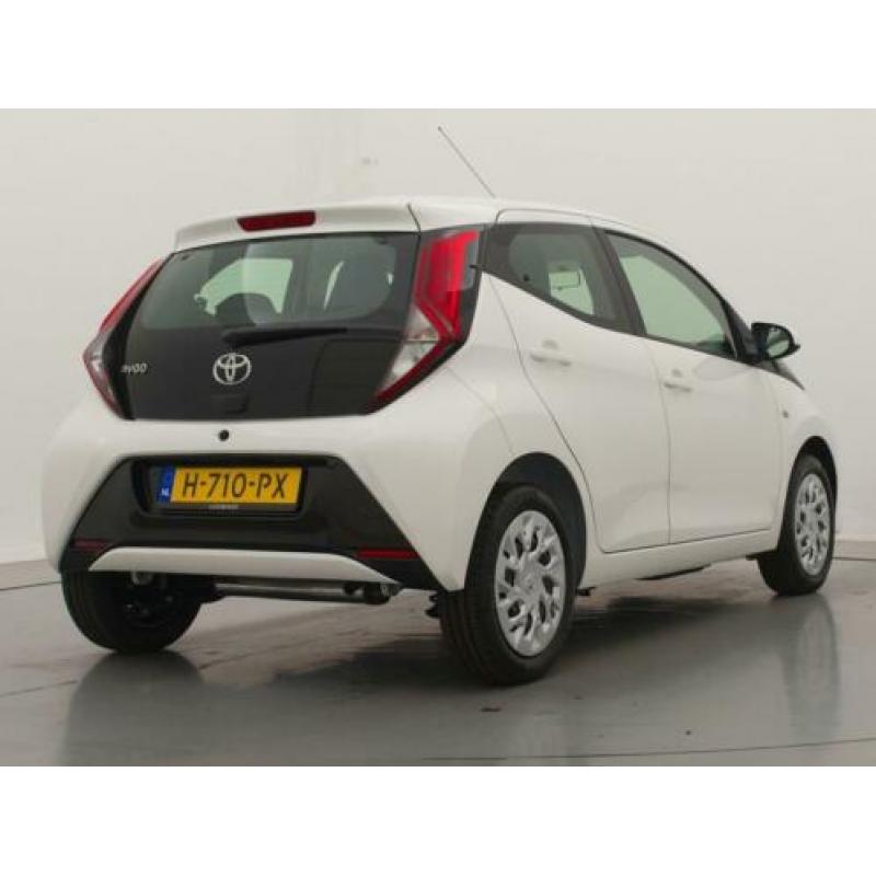 Toyota Aygo 1.0 VVT-i x-play | Airco | Apple Car play | 5 Ja