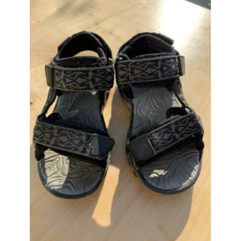 Zwart-grijze sandalen maat 27