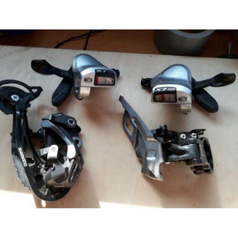 Shimano 3x9 groepset, LX SLX Deore, sram fox trek giant