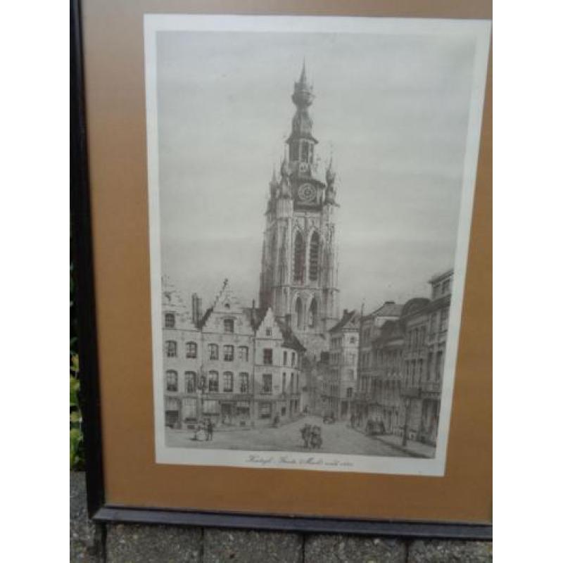 Oude tekening met zicht op Kortrijk in een lijst achter glas