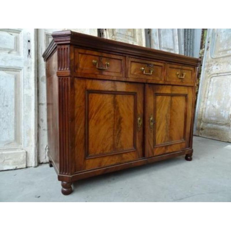 Hollands mahonie Louis XVI buffet.