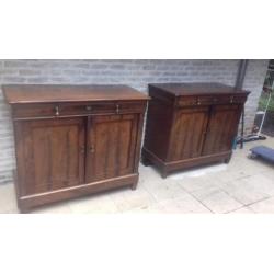 Een paar Mahonyhouten commodes