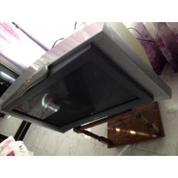 TV -JVC model 80cm lengte 50cm Breedte