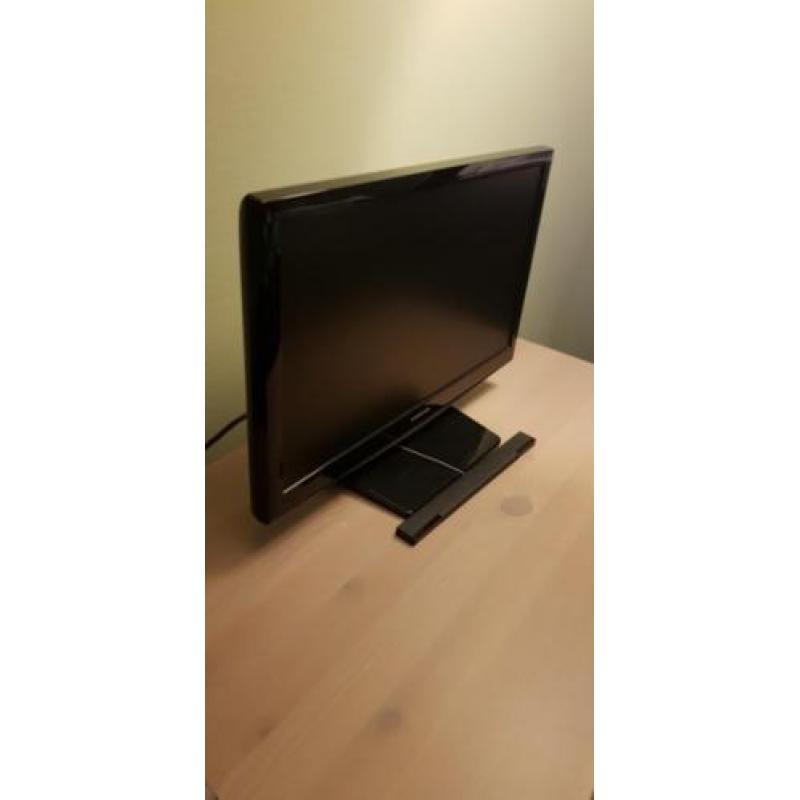 TV (Samsung 50cm; als nieuw; compact formaat; plus tv-voet)