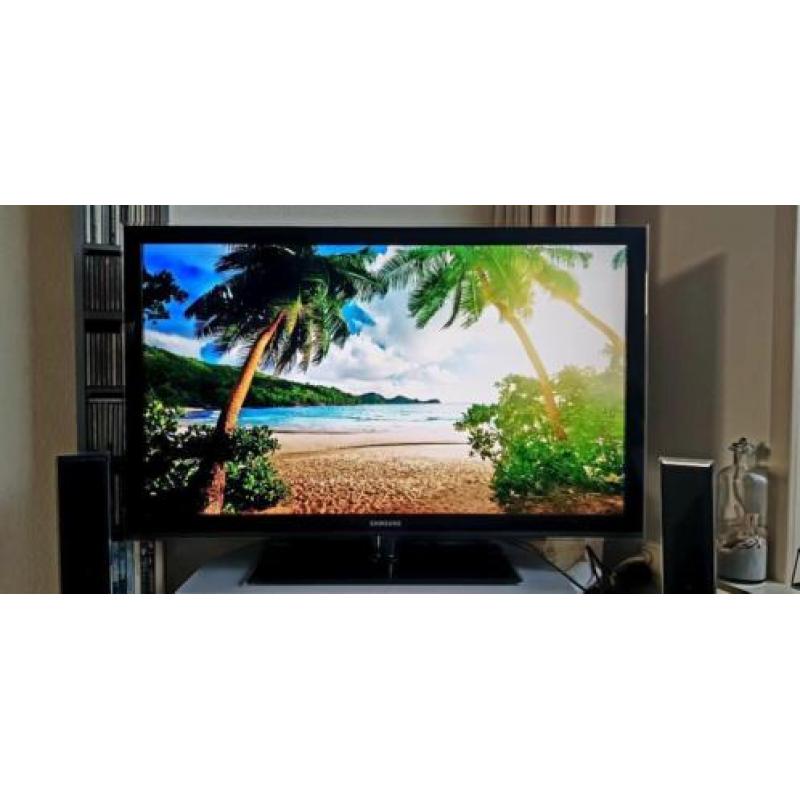 SAMSUNG 46-INCH FULL-HD (GAMING) TV incl. MUURBEUGEL