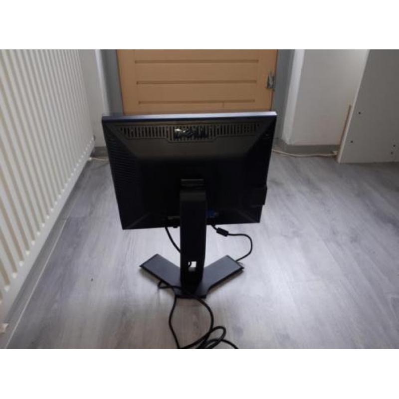 te koop 19 inch beeldscherm merk dell