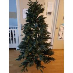 1 jaar oude kerstboom met 280 warme LED lampen 185cm hoog