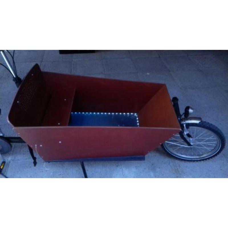 Bakfiets met epoxy resin vloer