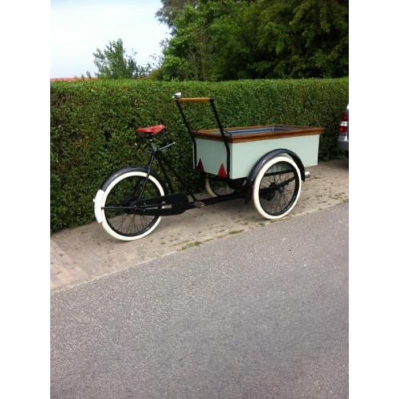 Antieke bakfiets