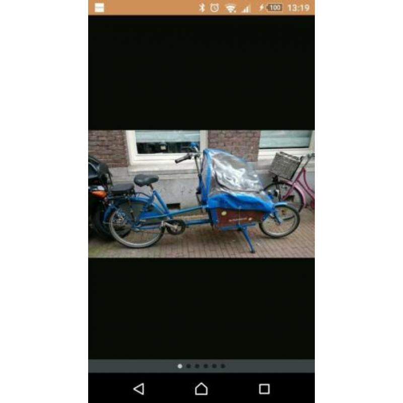 Bakfiets blauw. 2-wieler. Met extra kinderzitje.