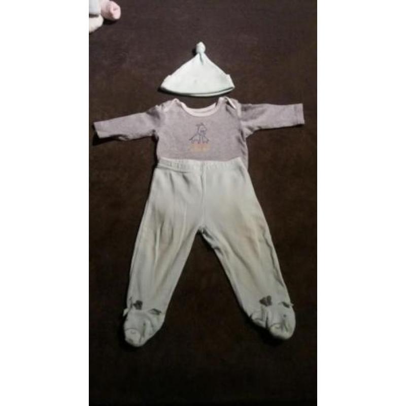 Mooi pakketje babykleding 50/56