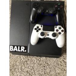 Ps4 1TB met 2 controllers